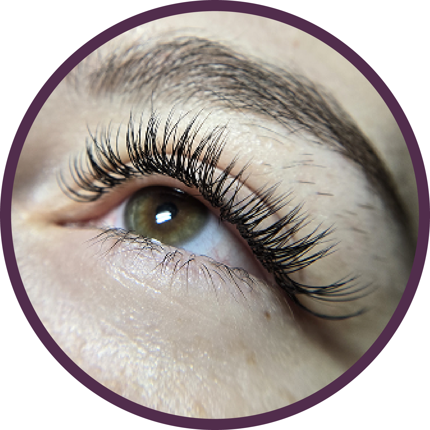 Eyelash extension before and after results from Alchemeyes student training